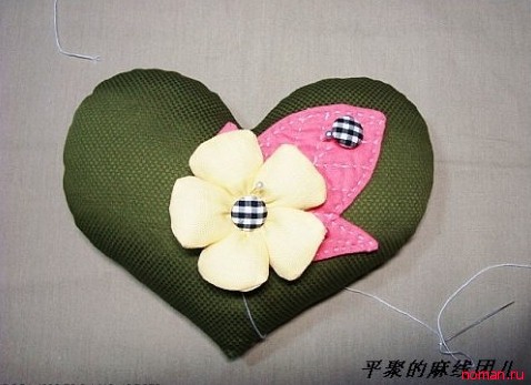 Валентинка с цветком из ткани
